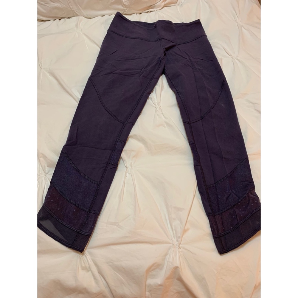 Black lululemon cropped pants